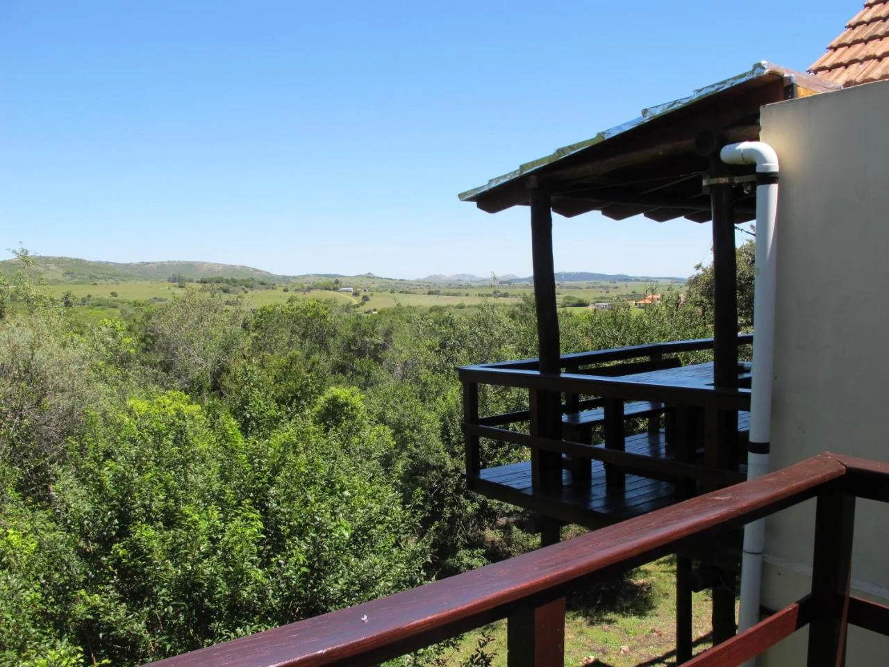Terraza de Los Pololos con vistas a las sierras